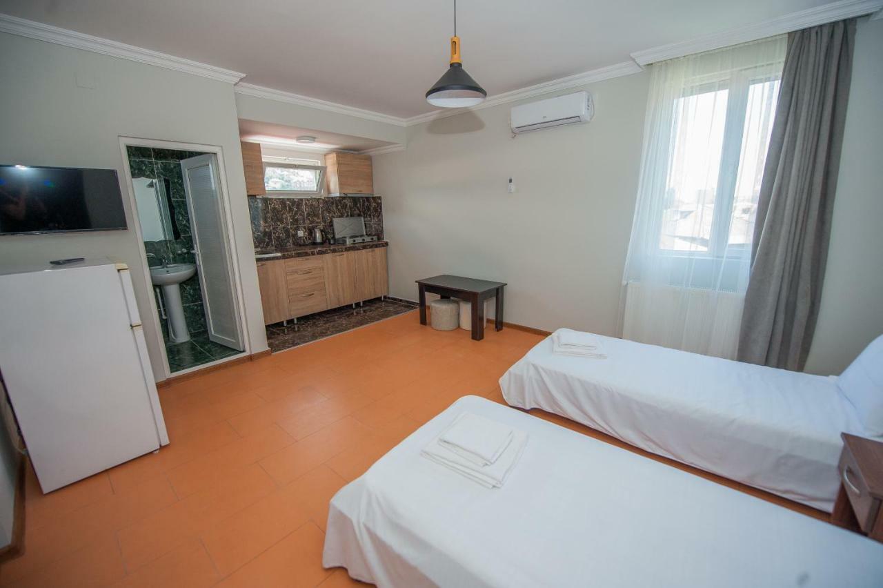Hotel Cosmos Batumi Eksteriør billede